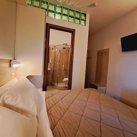 Hotel Butterfly Wellness & Spa Rimini Exterior photo