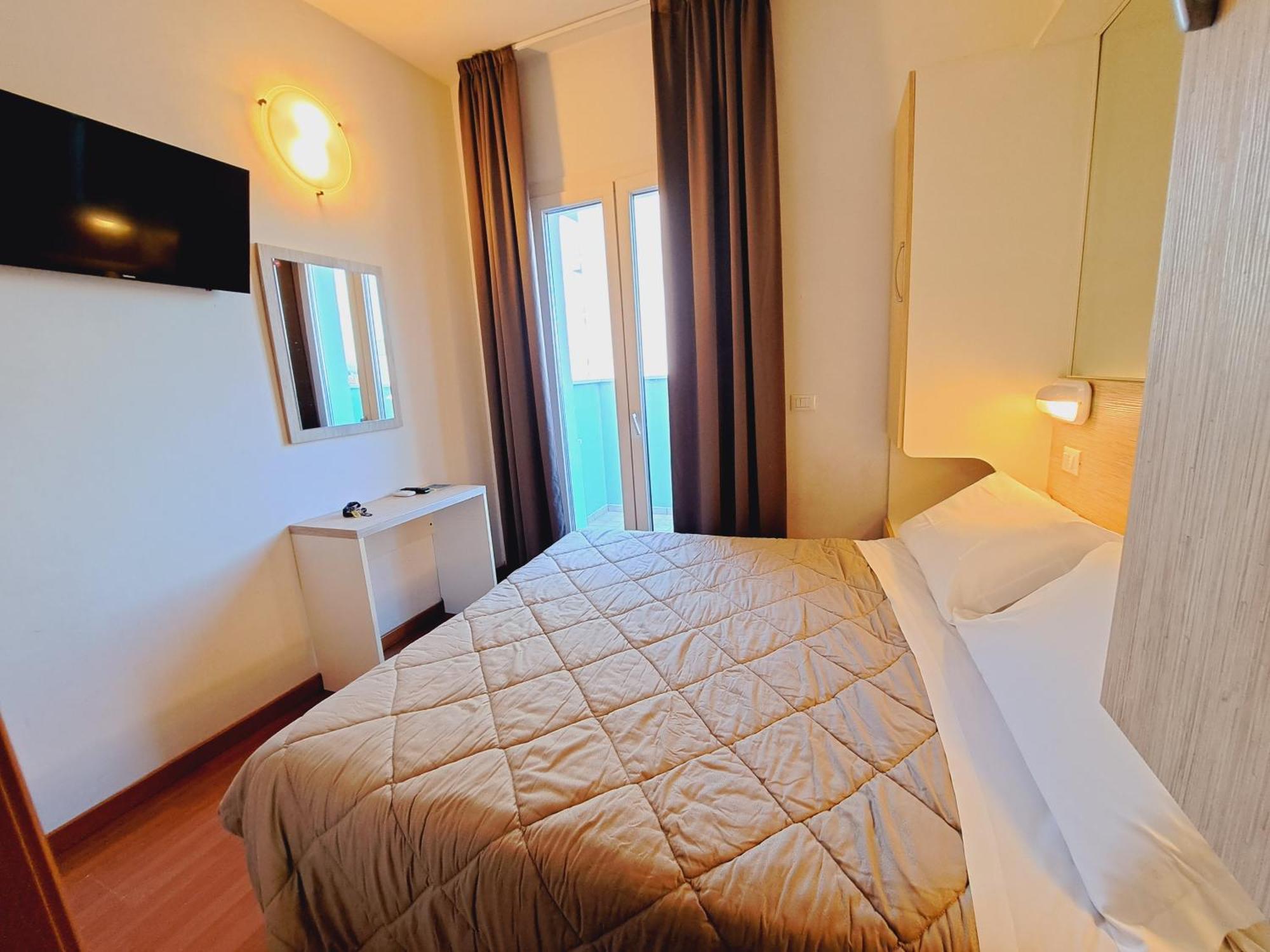 Hotel Butterfly Wellness & Spa Rimini Exterior photo