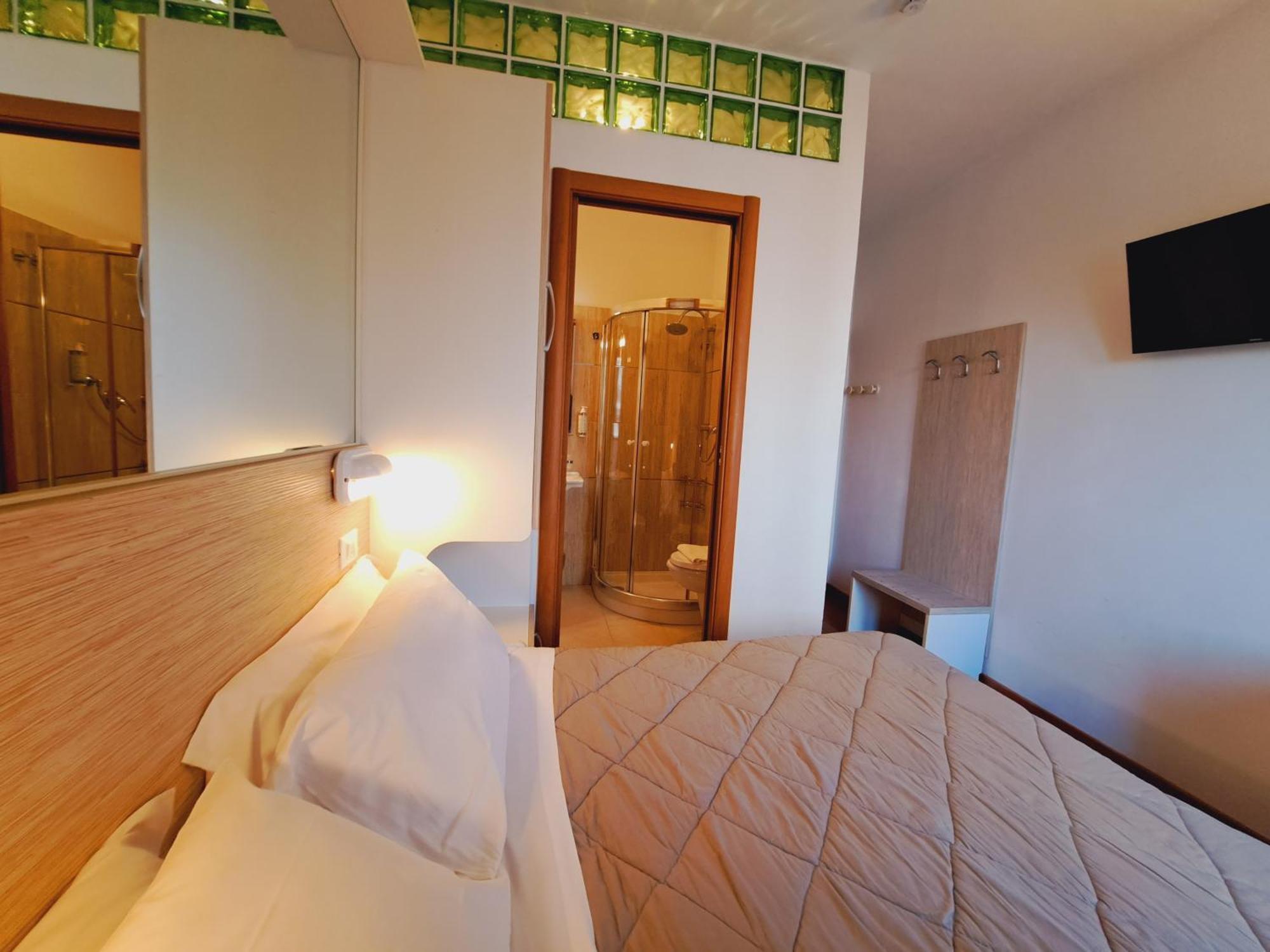 Hotel Butterfly Wellness & Spa Rimini Exterior photo