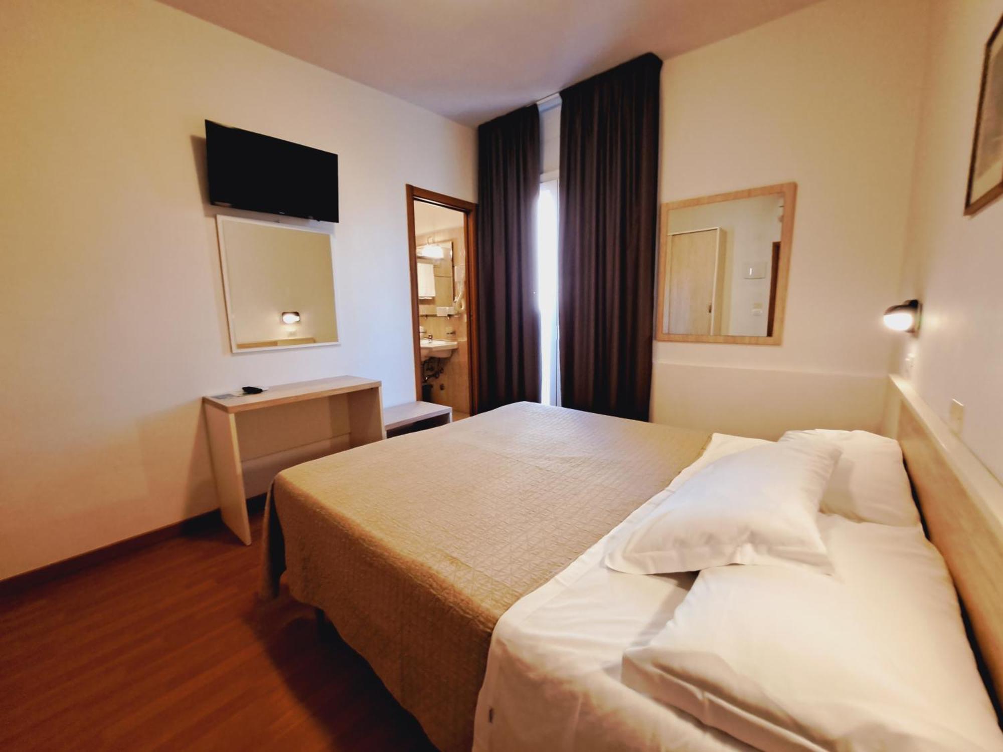 Hotel Butterfly Wellness & Spa Rimini Exterior photo