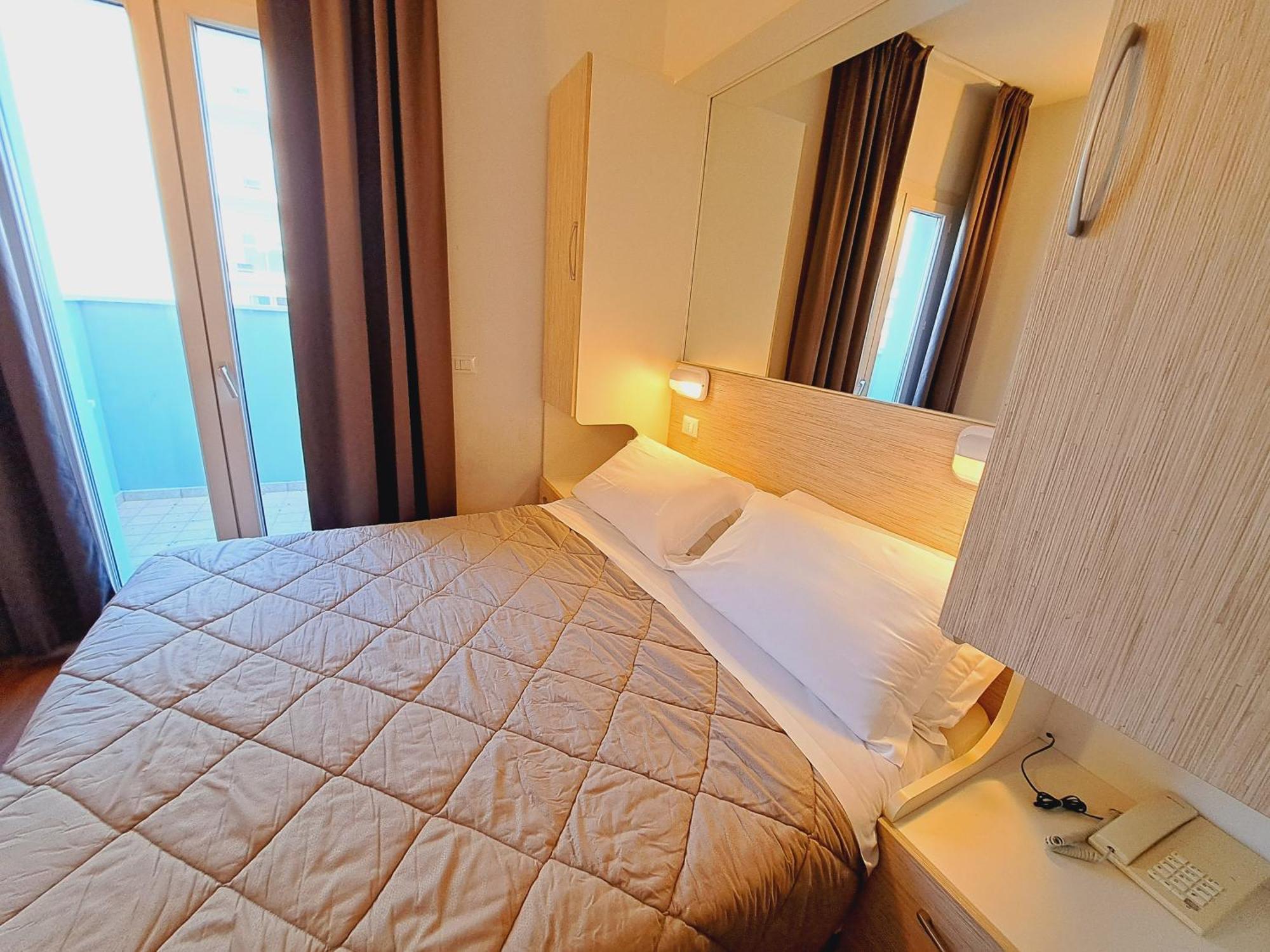 Hotel Butterfly Wellness & Spa Rimini Exterior photo