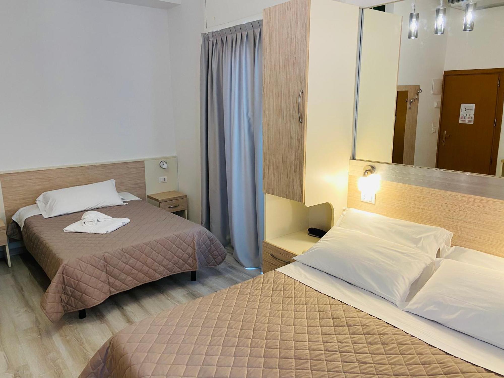 Hotel Butterfly Wellness & Spa Rimini Exterior photo