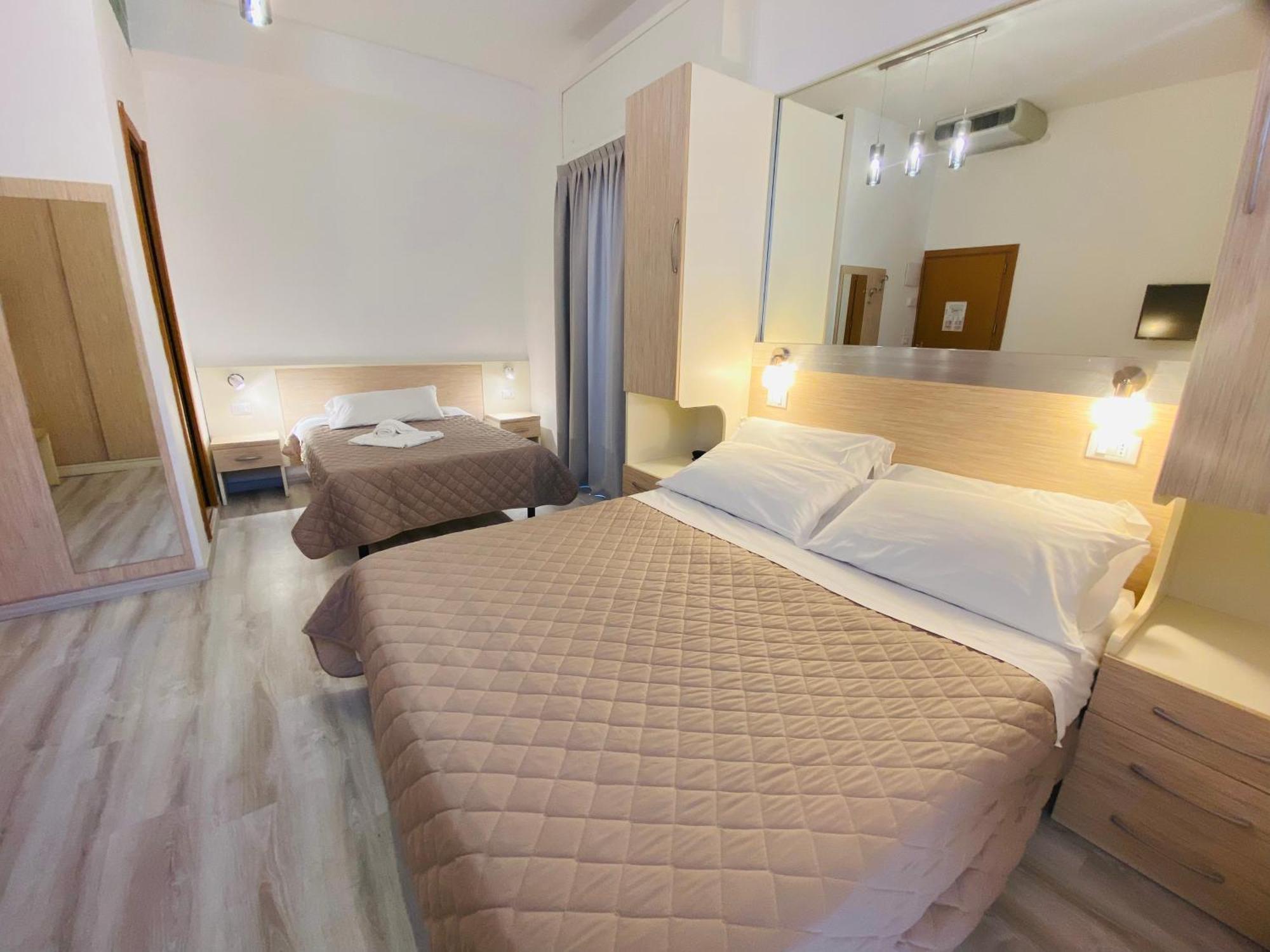 Hotel Butterfly Wellness & Spa Rimini Exterior photo
