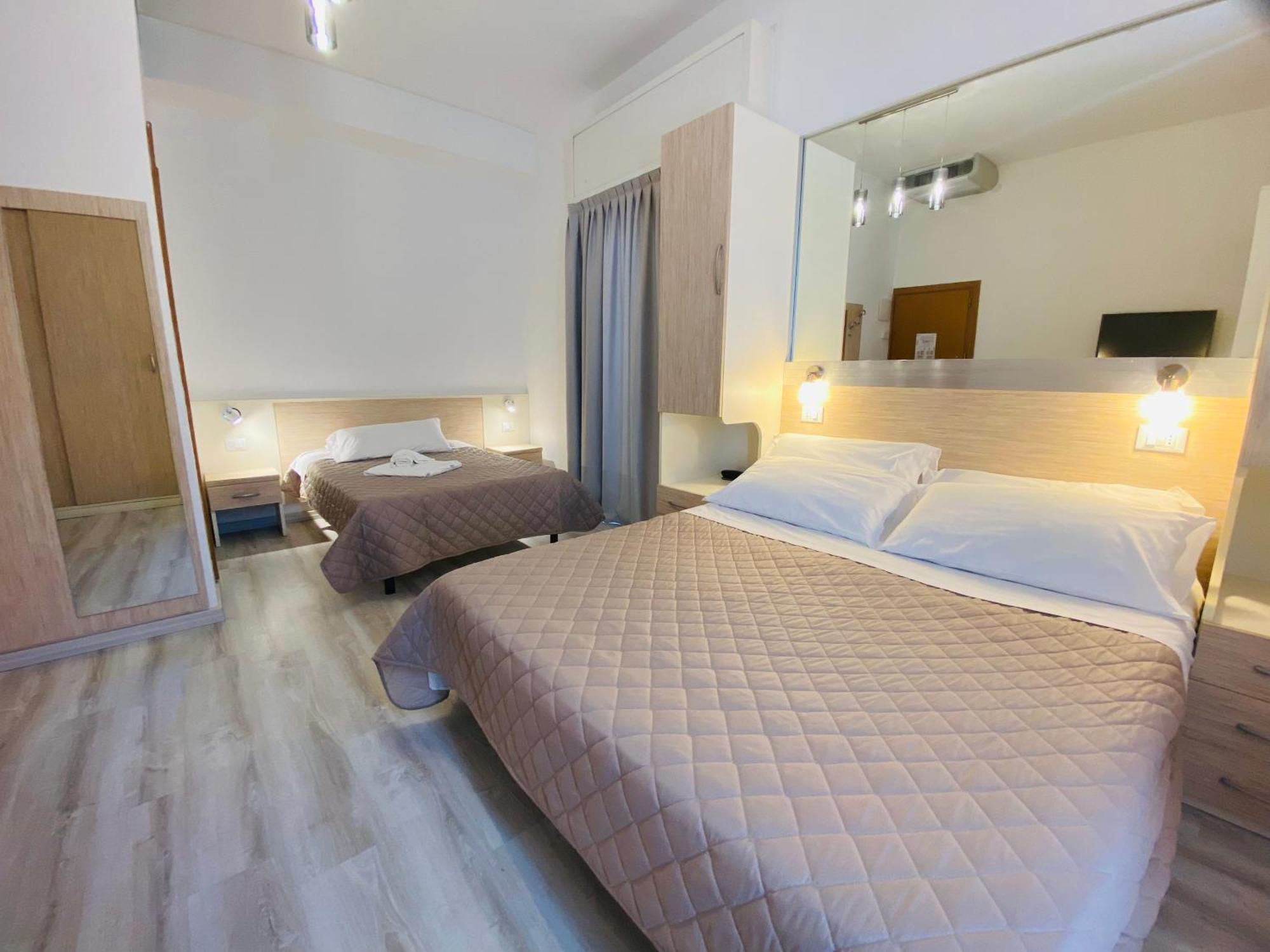 Hotel Butterfly Wellness & Spa Rimini Exterior photo