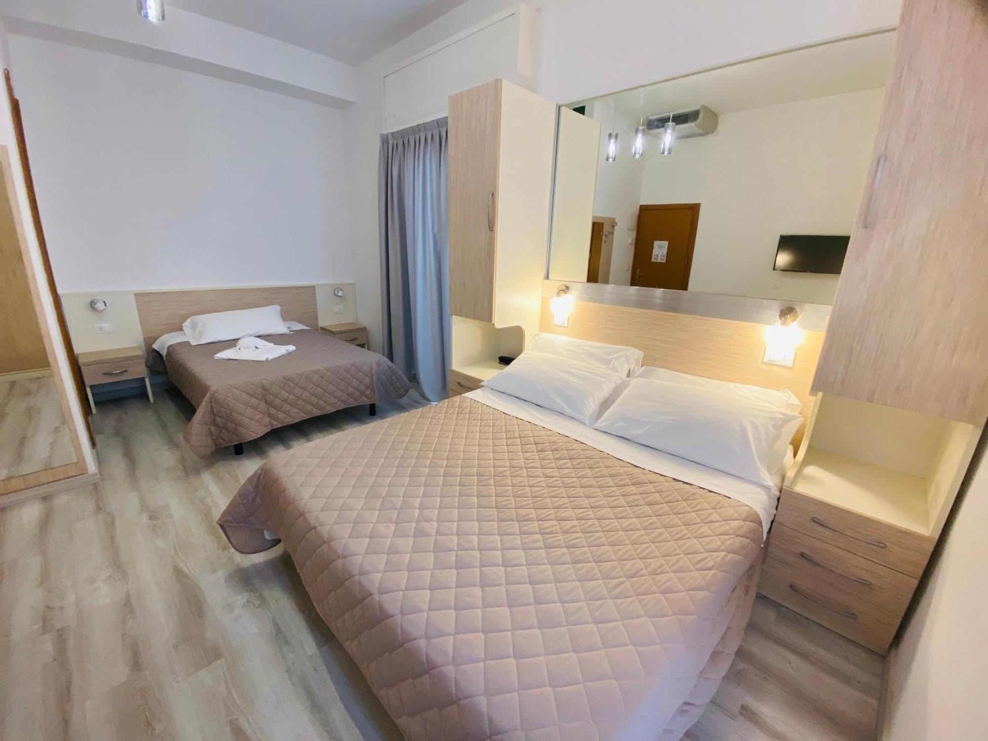 Hotel Butterfly Wellness & Spa Rimini Exterior photo